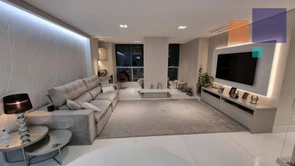 Cobertura, 3 quartos, 195 m² - Foto 1