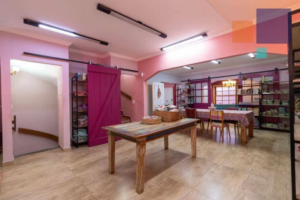 Sobrado, 4 quartos, 437 m² - Foto 1