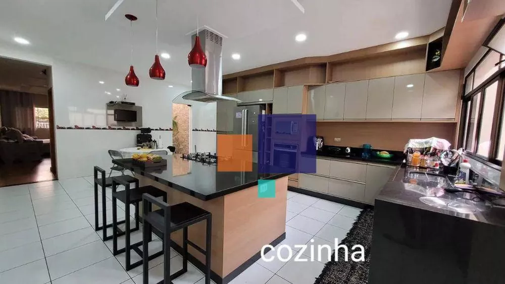 Sobrado à venda com 4 quartos, 272m² - Foto 4