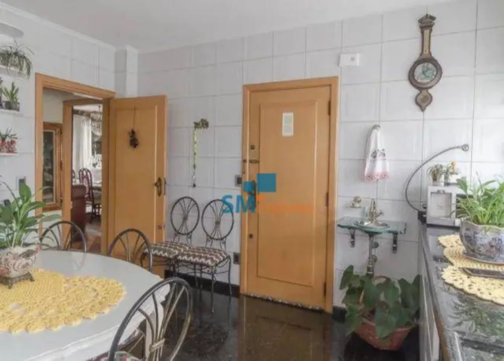 Apartamento à venda com 3 quartos, 200m² - Foto 3