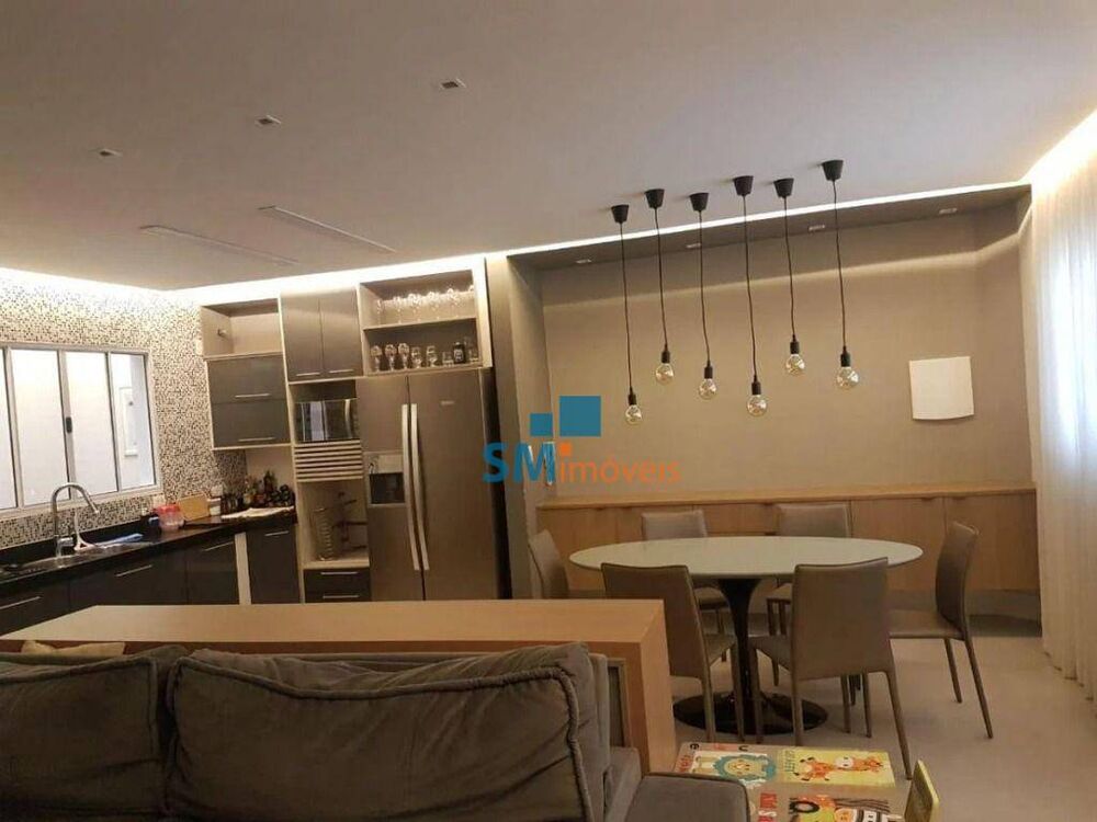 Sobrado à venda com 2 quartos, 200m² - Foto 2
