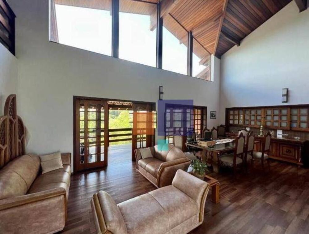 Chácara à venda com 5 quartos, 562m² - Foto 4