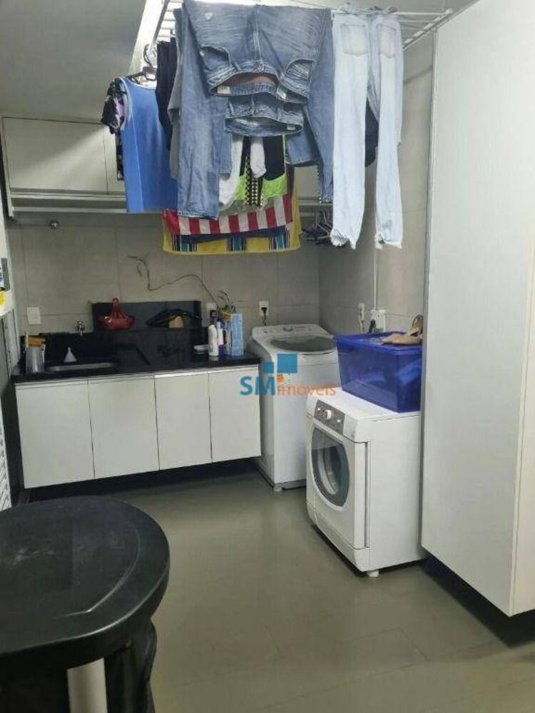 Apartamento à venda com 3 quartos, 238m² - Foto 4