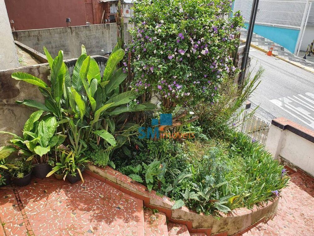 Casa à venda com 3 quartos, 139m² - Foto 1