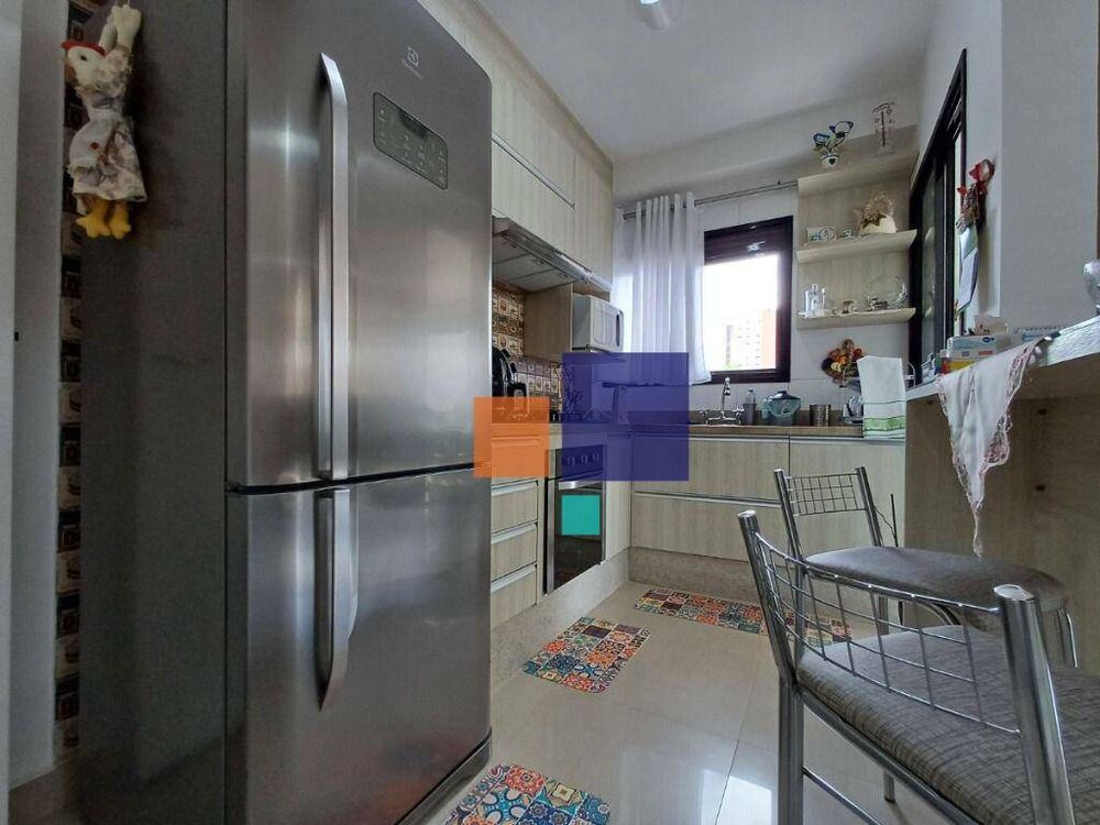 Apartamento à venda com 3 quartos, 213m² - Foto 12