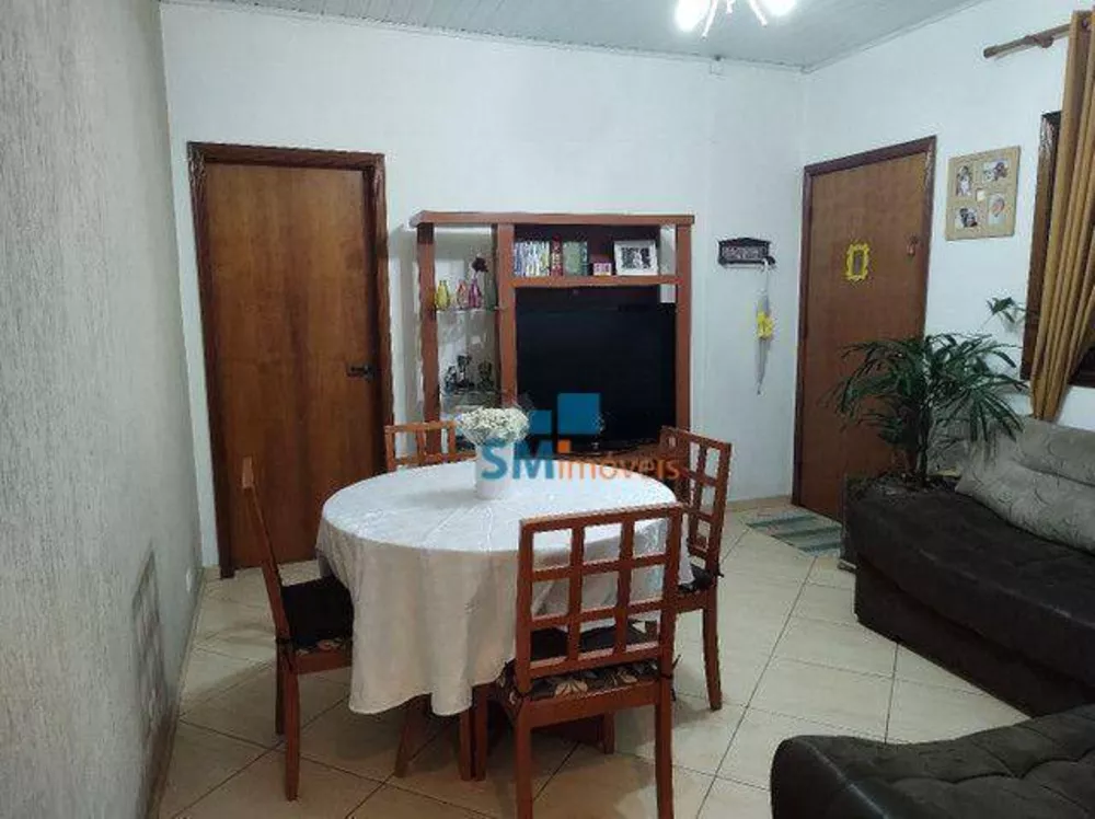 Sobrado à venda com 5 quartos, 250m² - Foto 1