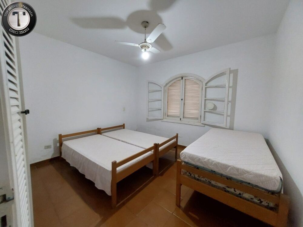 Casa, 3 quartos, 196 m² - Foto 1