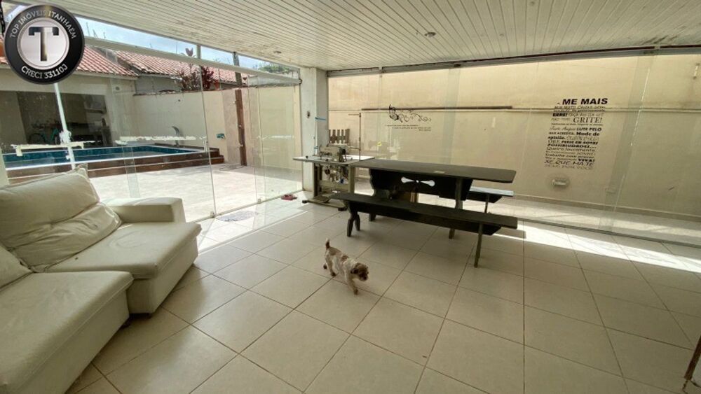 Casa, 3 quartos, 233 m² - Foto 2