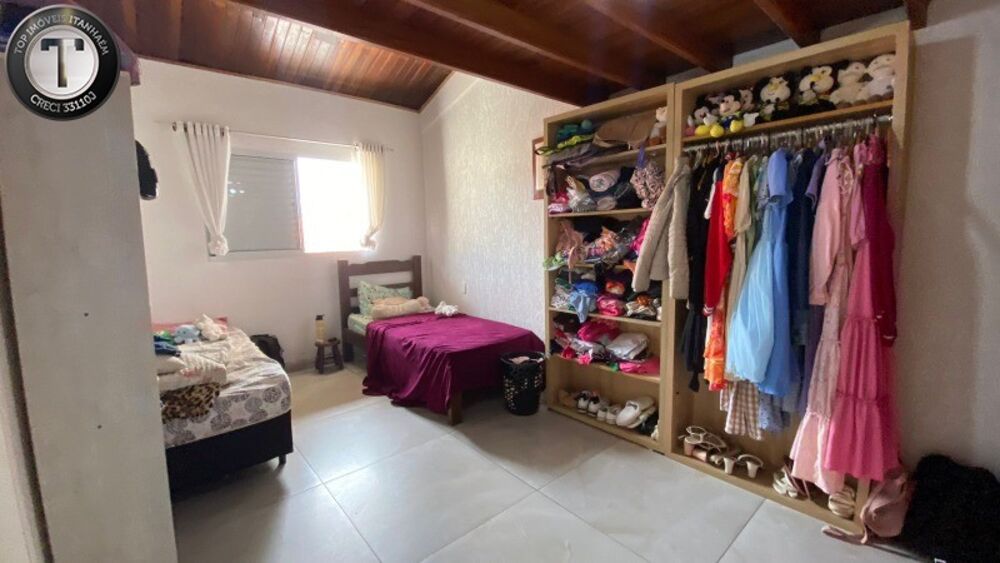 Casa, 3 quartos, 233 m² - Foto 1