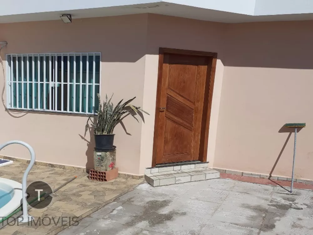 Casa à venda com 2 quartos, 100m² - Foto 2