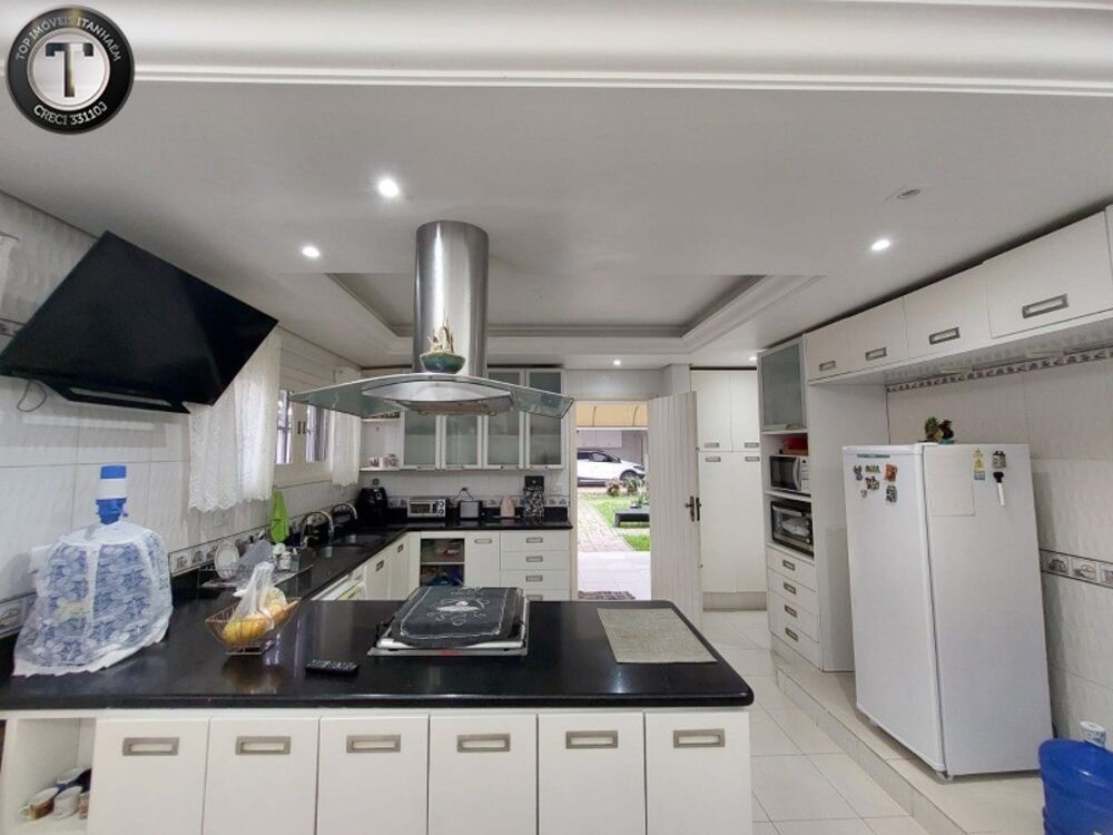 Casa, 8 quartos, 377 m² - Foto 2