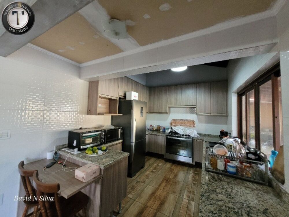 Casa, 4 quartos, 197 m² - Foto 2