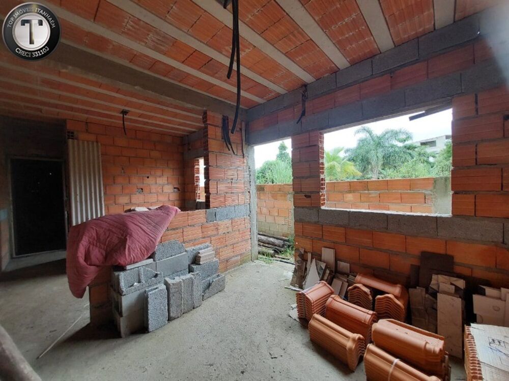 Casa à venda com 2 quartos, 60m² - Foto 4