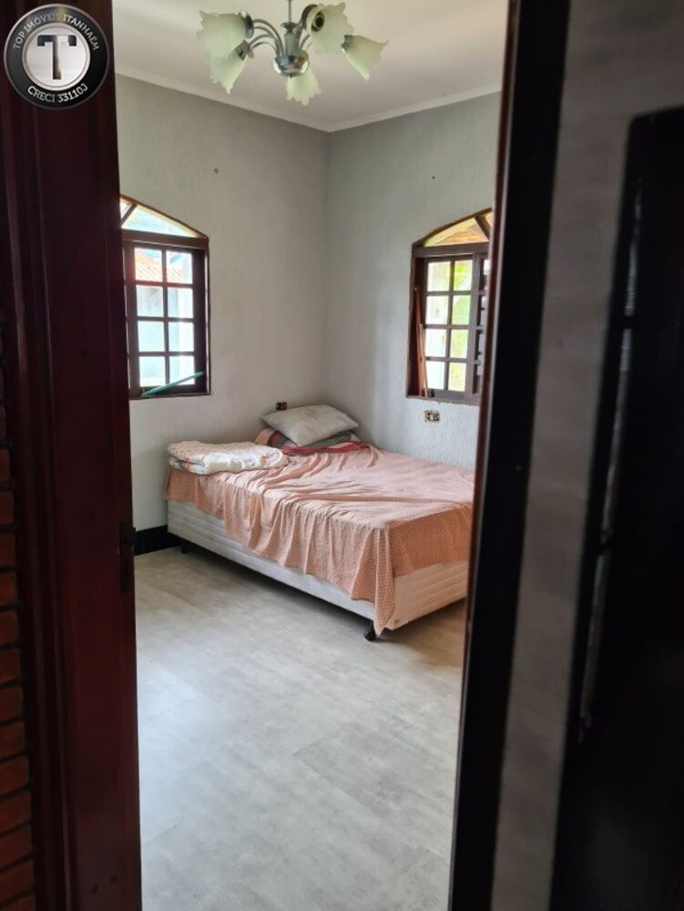 Casa, 4 quartos, 379 m² - Foto 1