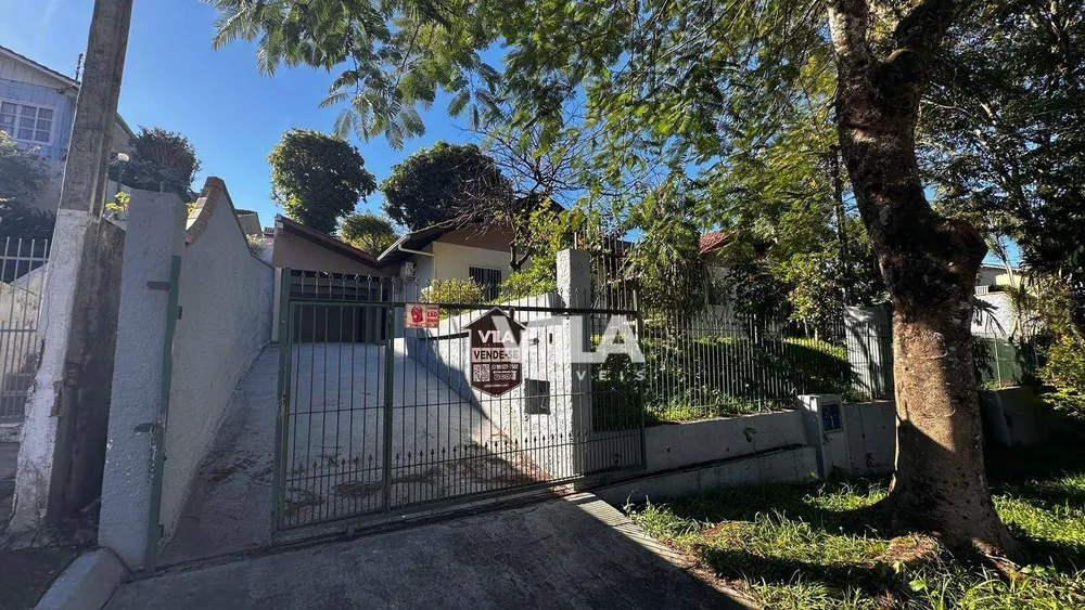 Casa, 4 quartos, 210 m² - Foto 1