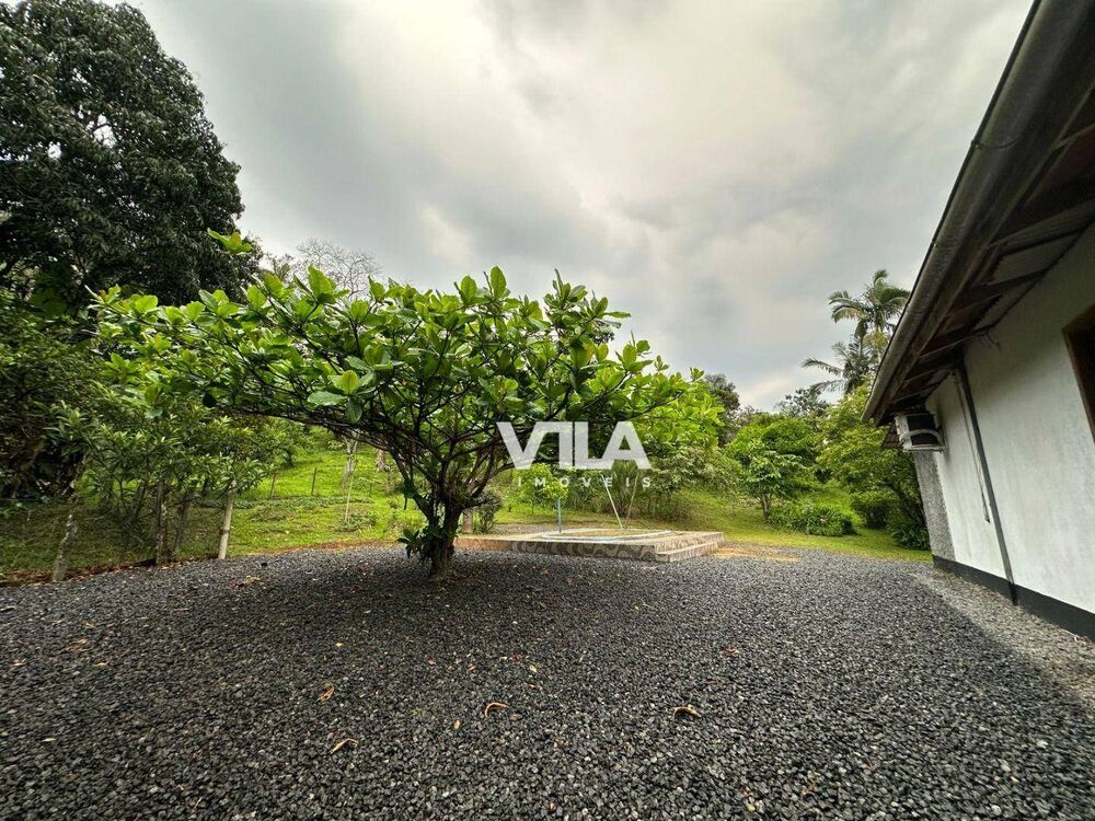 Casa à venda com 2 quartos, 100m² - Foto 9