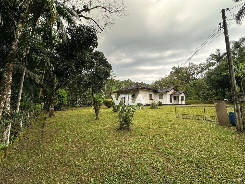 Casa à venda com 2 quartos, 100m² - Foto 2