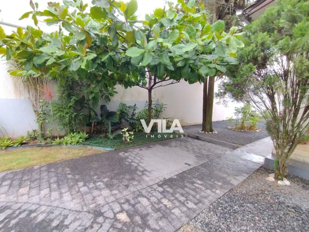 Casa, 6 quartos, 245 m² - Foto 11