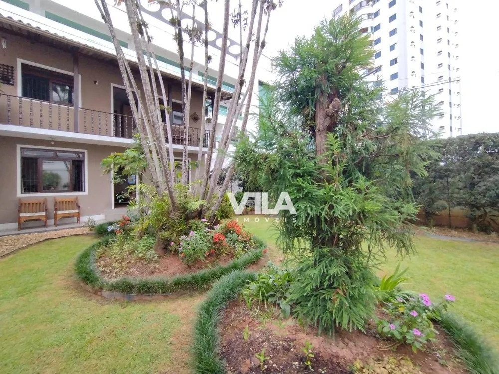 Casa, 6 quartos, 245 m² - Foto 3