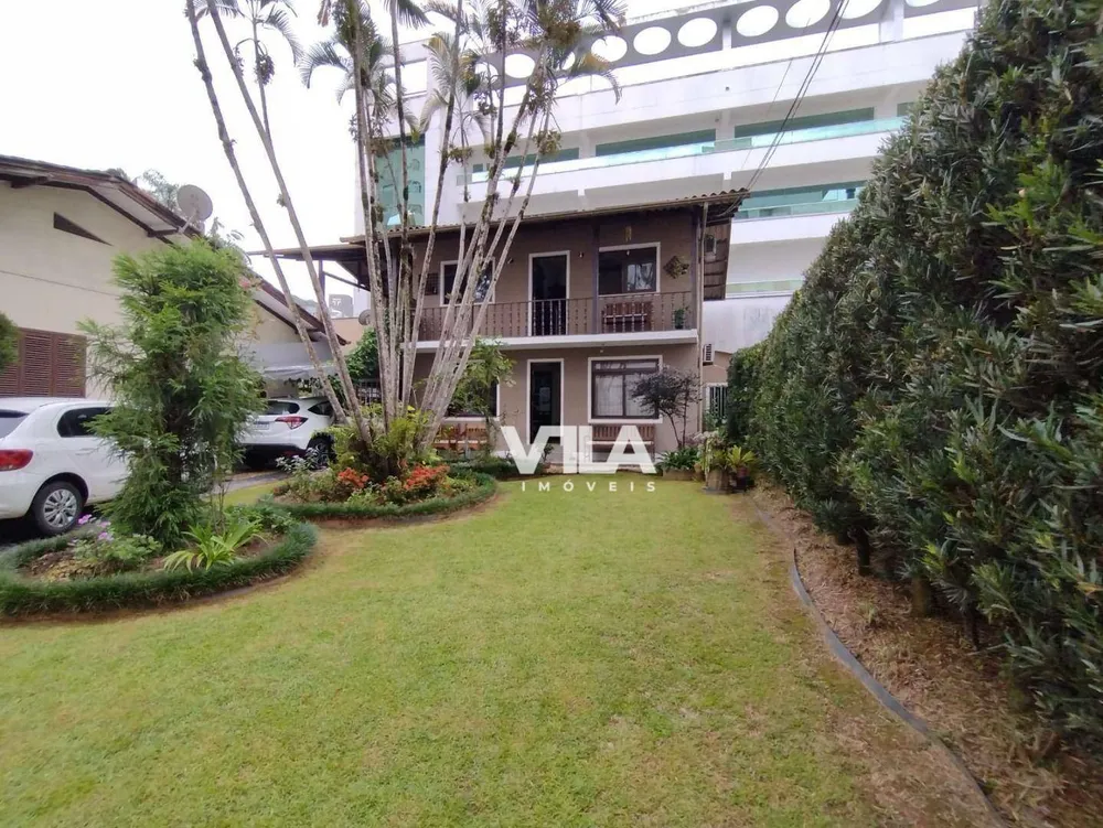 Casa, 6 quartos, 245 m² - Foto 2
