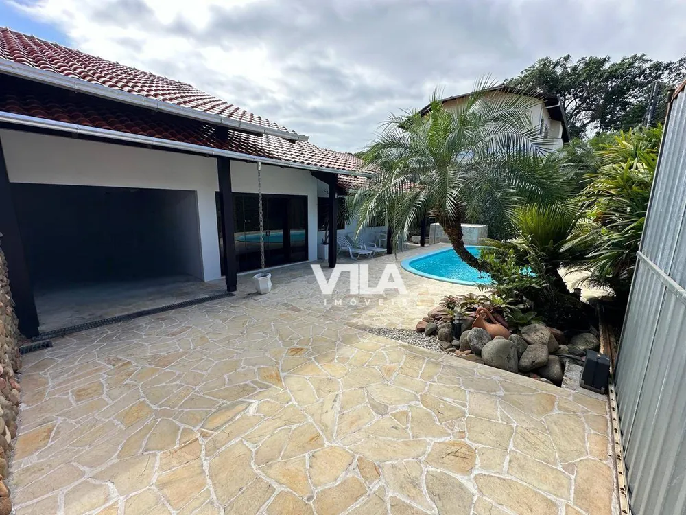 Casa, 3 quartos, 212 m² - Foto 2