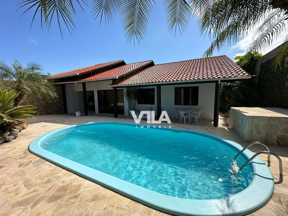 Casa, 3 quartos, 212 m² - Foto 1