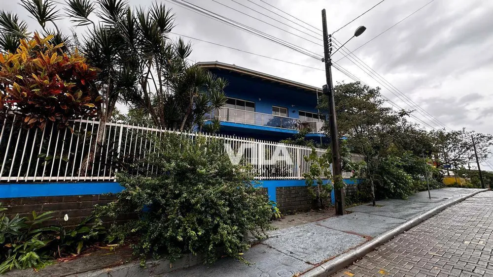 Casa, 3 quartos, 310 m² - Foto 1