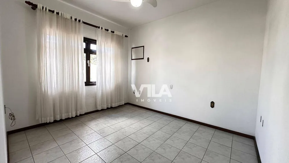 Casa, 6 quartos, 305 m² - Foto 3