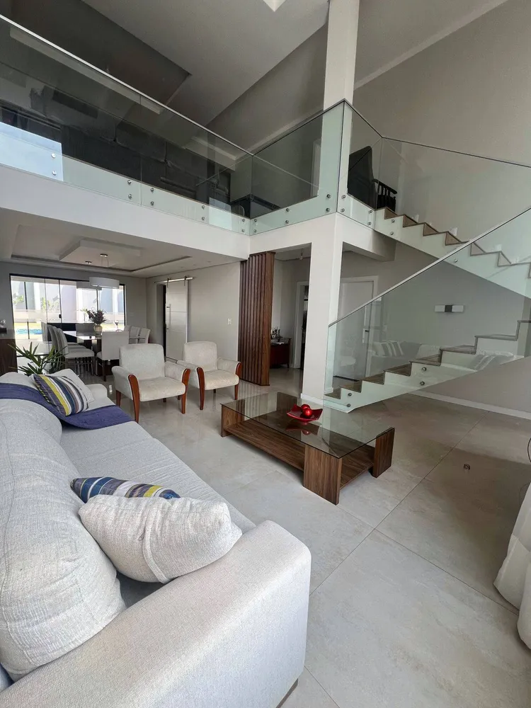 Casa, 3 quartos, 320 m² - Foto 1