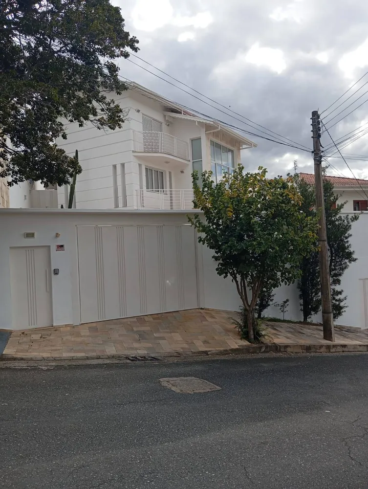 Casa, 3 quartos, 331 m² - Foto 1