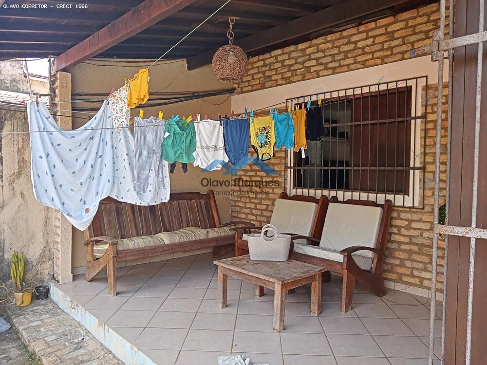 Casa à venda com 3 quartos, 200m² - Foto 2