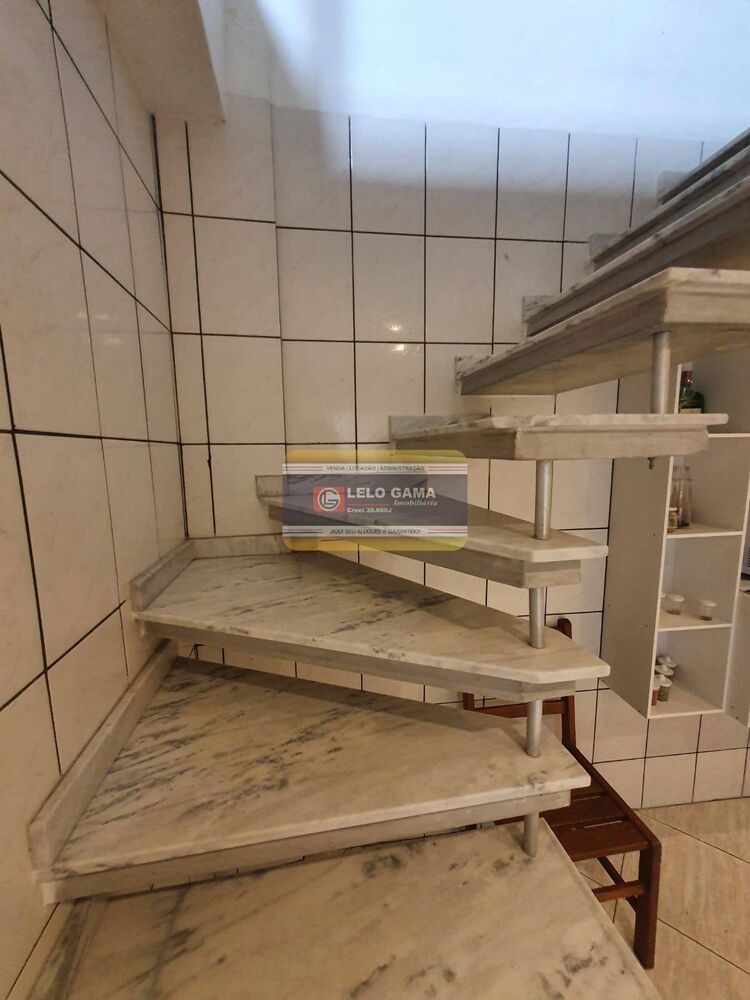 Casa à venda com 4 quartos, 220m² - Foto 3