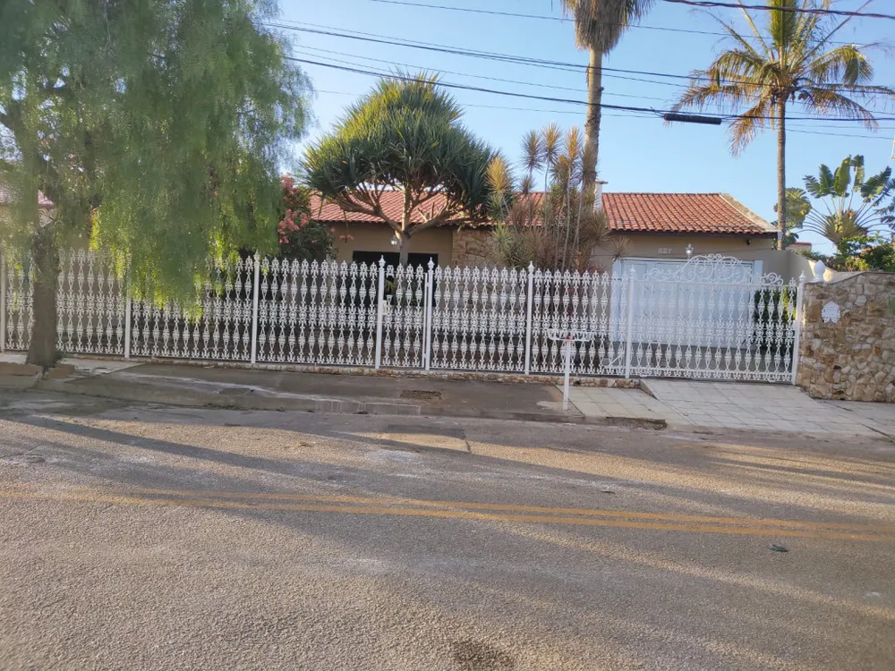 Casa, 3 quartos, 220 m² - Foto 1