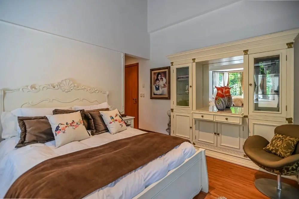 Casa, 3 quartos, 282 m² - Foto 1