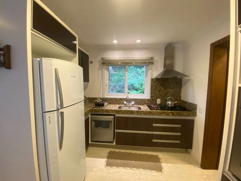 Casa, 4 quartos, 263 m² - Foto 1