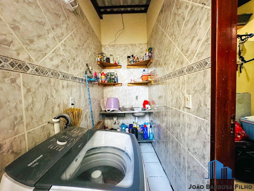 Casa à venda com 5 quartos, 177m² - Foto 2
