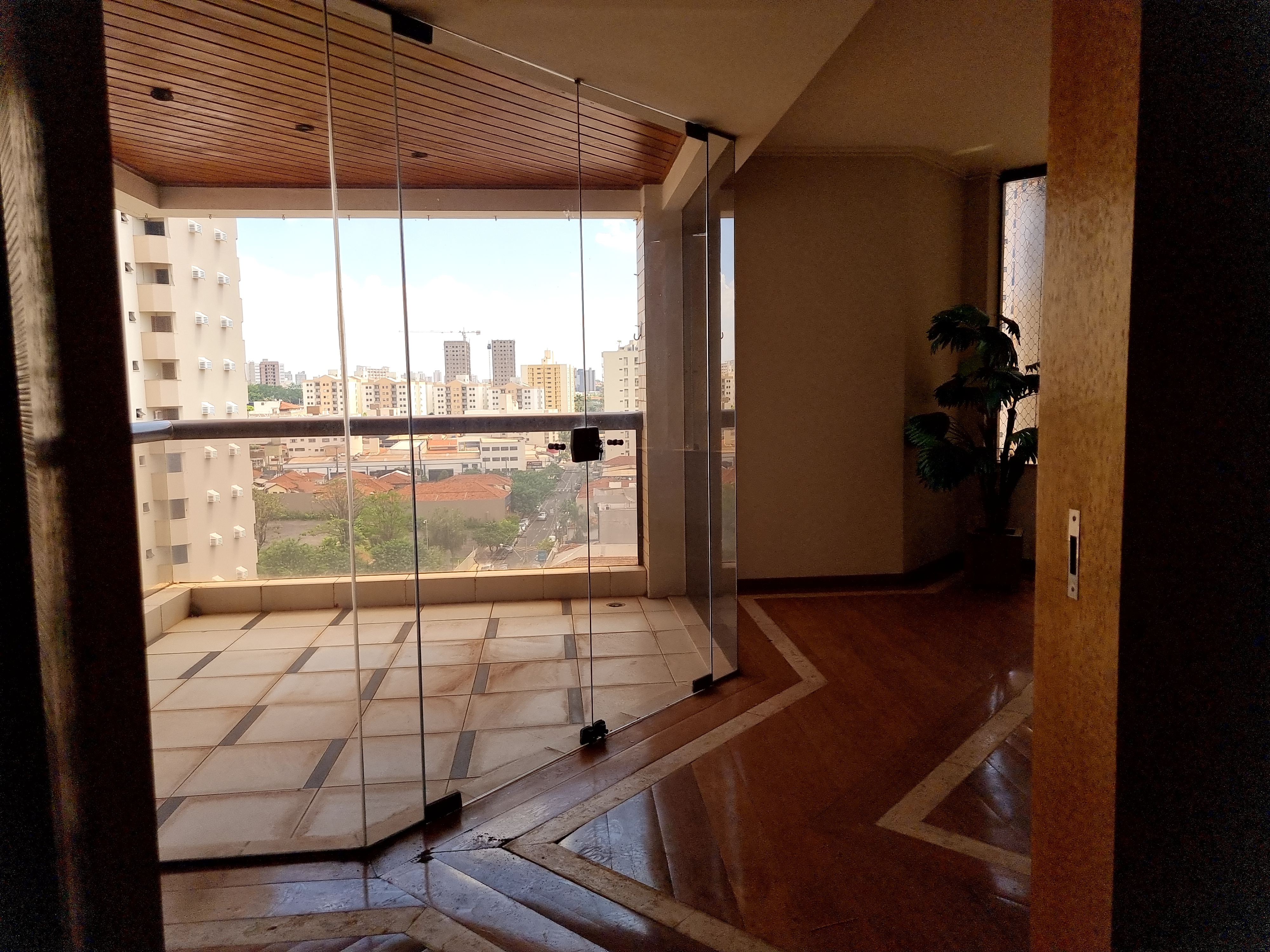 Apartamento à venda com 3 quartos, 215m² - Foto 3