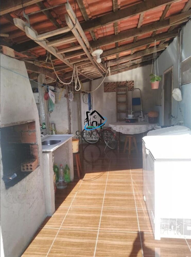 Casa à venda com 2 quartos, 75m² - Foto 2