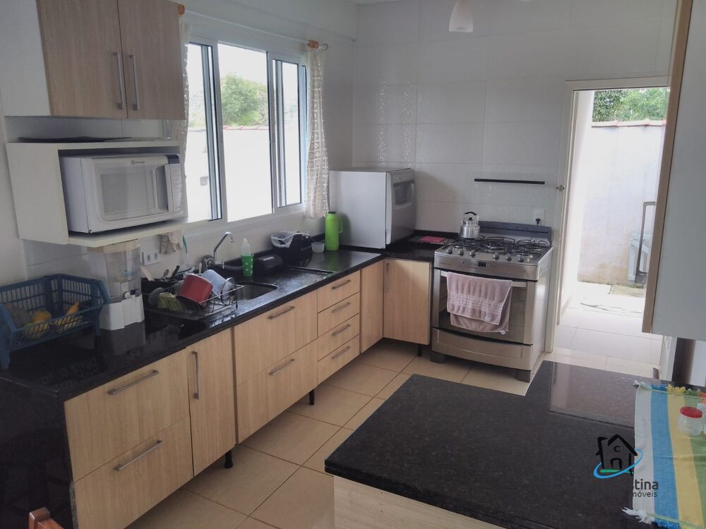 Casa, 4 quartos, 219 m² - Foto 1