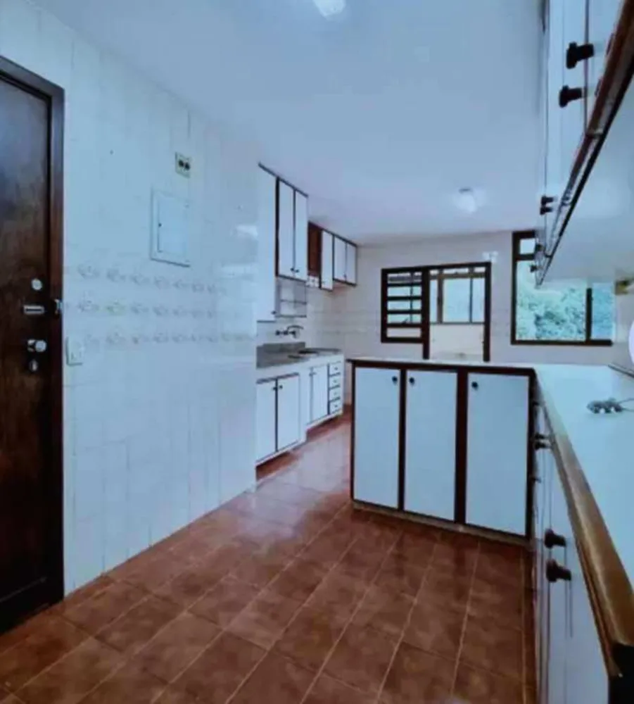 Apartamento, 3 quartos, 190 m² - Foto 2