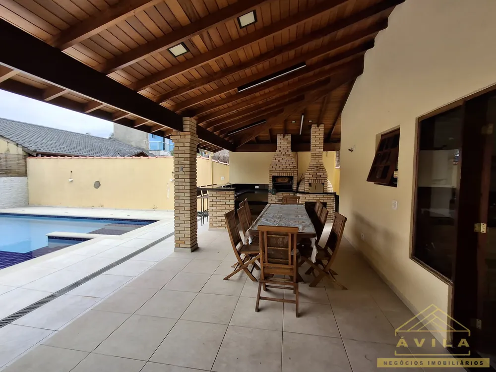 Casa, 6 quartos, 291 m² - Foto 2
