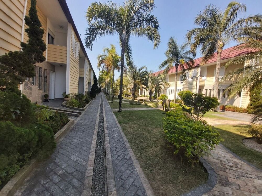 Sobrado à venda com 4 quartos, 221m² - Foto 1