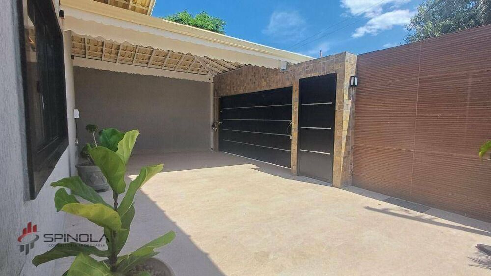 Casa à venda com 4 quartos, 127m² - Foto 1