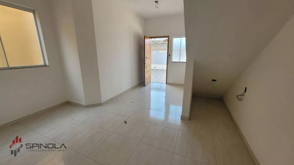 Casa à venda com 2 quartos, 85m² - Foto 1