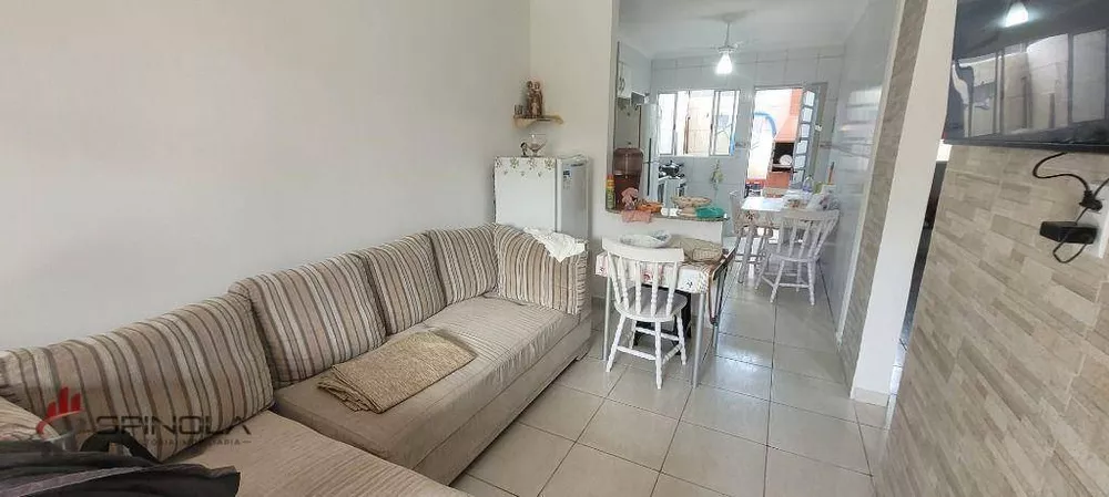 Casa à venda com 2 quartos, 64m² - Foto 1