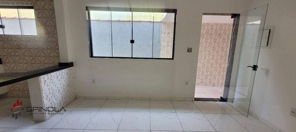 Casa à venda com 2 quartos, 70m² - Foto 3