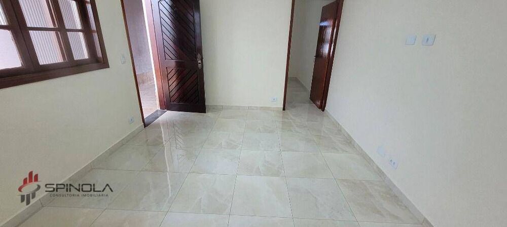 Casa à venda com 2 quartos, 70m² - Foto 2