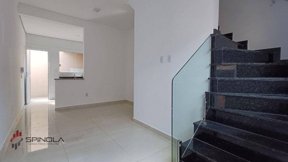 Sobrado à venda com 2 quartos, 51m² - Foto 1