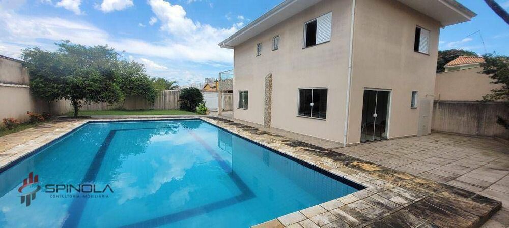 Sobrado à venda com 4 quartos, 180m² - Foto 1