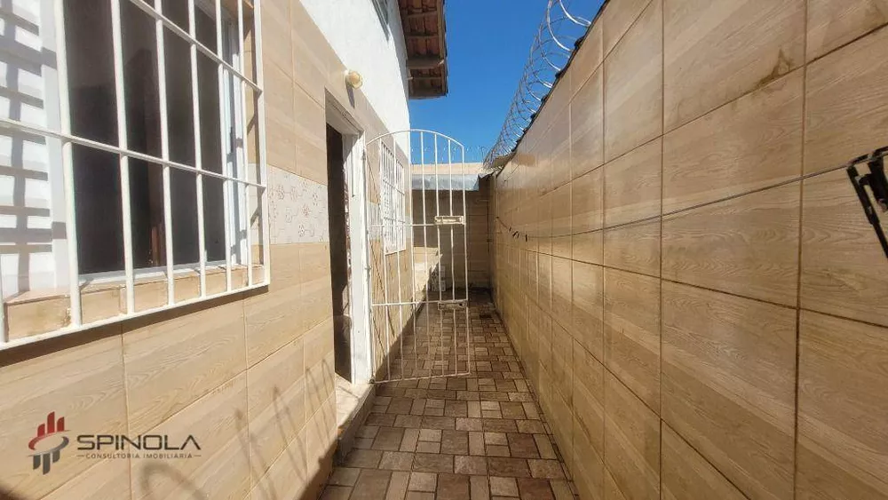 Casa à venda com 2 quartos, 46m² - Foto 4